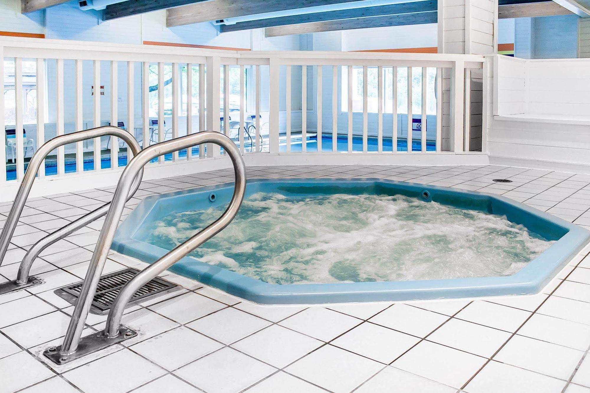 Quality Inn Rhinelander Esterno foto